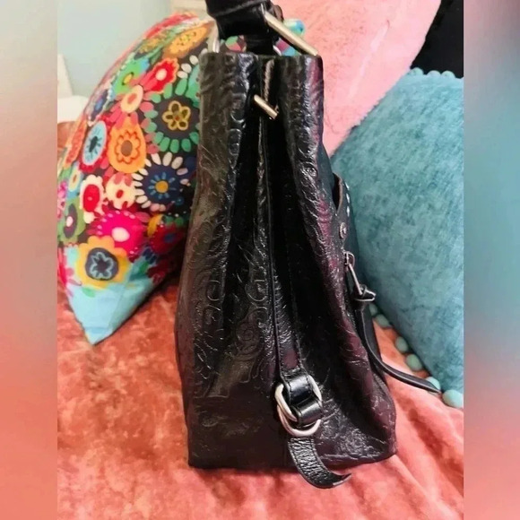 The Sak Runyon Black Leather
Shoulder Bag - Picture 5 of 12